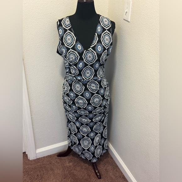 White House Black Market Floral Blue Gray White Reversible Mesh Dress Ruched M - Picture 3 of 8